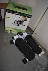 lot 299 image: Fitness Essentials Mini Stepper, Looks Unused