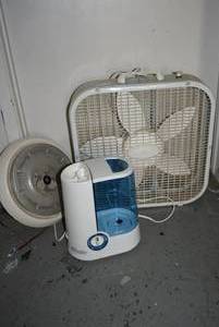 lot 292 image: Box Fan, Vicks Humidifier, Emerson Bathroom Ceiling Heater