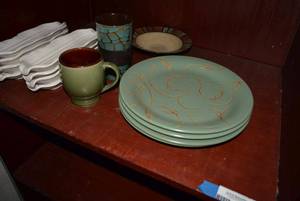 lot 351 image: Green Dishware and Set of Corn on the Cob Dishes