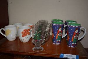 lot 352 image: Thankgiving and Christmas Mug Sets
