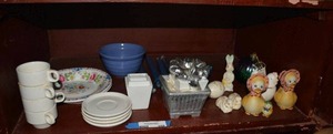 lot 358 image: Misc. Dishes and Dcor