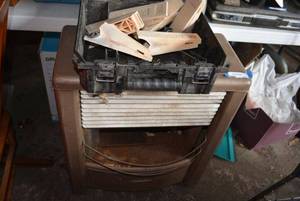 lot 421 image: Dearborn Vintage Room Heater, Model DRC 40A LP