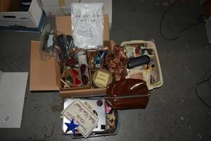lot 395 image: Mens Toiletry Bag, Eye glasses, Wig Stand, Misc. Magnets
