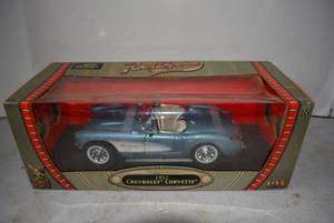 lot 403 image: 1957 Model Chevy Corvette Cast metal still in original box