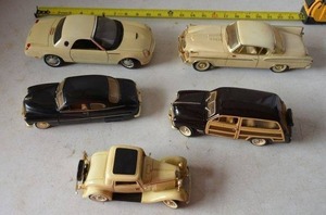 lot 413 image: Cast metal and plastic Model Cars as shown