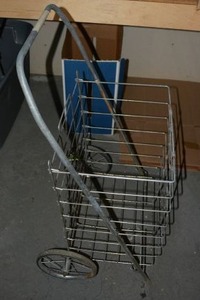 lot 463 image: Metal Shopping Cart