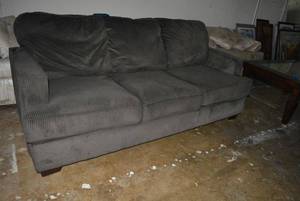 lot 483 image: Ashley Furniture Grey Sleeper Sofa #1280439