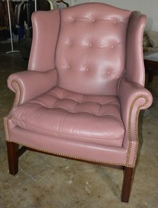 lot 490 image: Hancock & Moore Fine Leather Armchair, Button-tufted, Wooden Legs, Button Trim