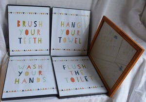 lot 513 image: Set of 4 Bathroom Framed Wall Decor and Single Empty Frame