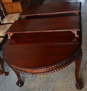 lot 476 image: Mahogany Dining Table and  2 Sleeves 16  (Matches Lot 477 and 478)