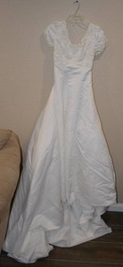 lot 524 image: Wedding Dress, Box says Bridal Chest, Irvington, NJ