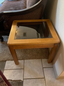 lot 531 image: 2 End Tables, Glass Top
