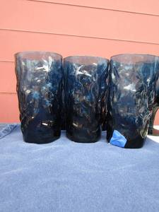 lot 28 image: Five cobalt blue TUMBLERS