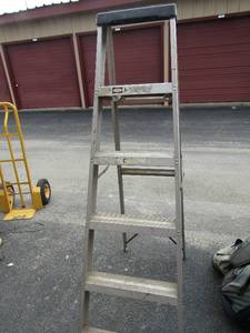 lot 36 image: Model 926 type 2  6 ladder  225 max weight