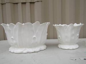 lot 75 image: White Fitz and Floyd bowls