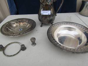 lot 87 image: Reed and Barton 1202 silver pitcher