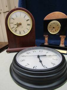 lot 103 image: Ingram oval wall clock, quartz mantle clock granite and black and Alex & Ivy quartz clock