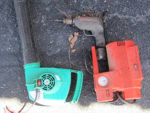 lot 134 image: Green electric blower model#257.798910 orange ait compressor with built in flash light black & decker drill no charger