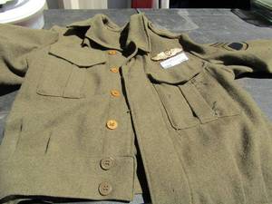 lot 149 image: VINTAGE Army jacket size 36 regular has Australia on tag