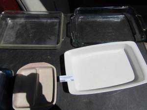 lot 145 image: Anchor Hocking, Corning Ware casserole 2.75QT.
