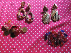 lot 184 image: 4 pair unique colorful earrings