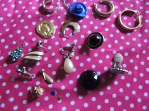 lot 158 image: Misc., lot- single charms and earrings Sarah Coventry, Monet, pearl
