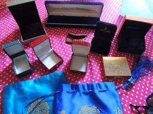 lot 169 image: Jewlery holder lot- 12 assorted bags & boxes (silk, leather, and metal)