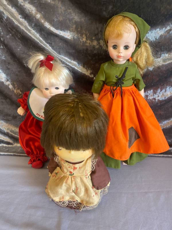lot 174 image: Poor Cinderella Madame Alexander Collector Dolls & 2 Other Dolls