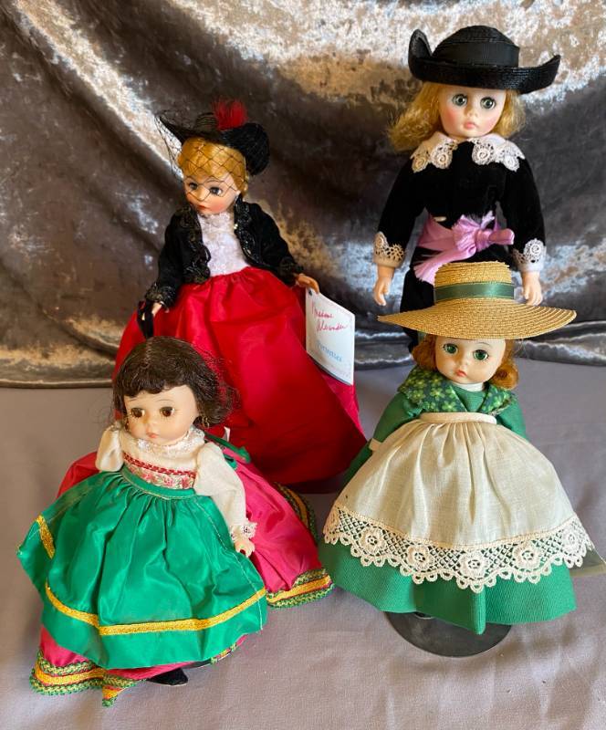 lot 172 image: Italian Little Lord Fauntleroy Portrettes Madame Alexander Collector Dolls