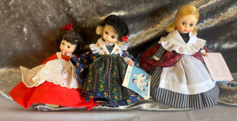 lot 167 image: Jo Germany Mother Goose Madame Alexander Collector Dolls