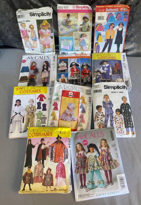 lot 150 image: Simplicity, McCalls, Butterick Miscellaneous Patterns