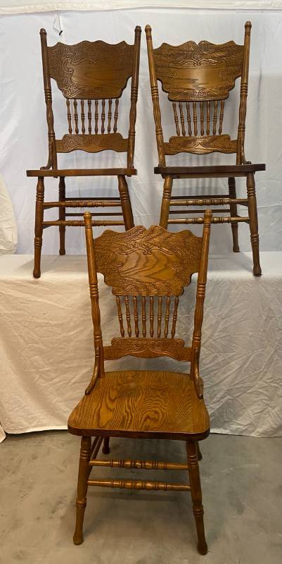 lot 17 image: 3 Wooden Chairs