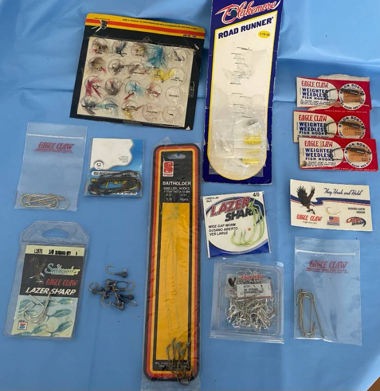lot 191 image: Fly Fishing Lures and Misc Fishing Hooks