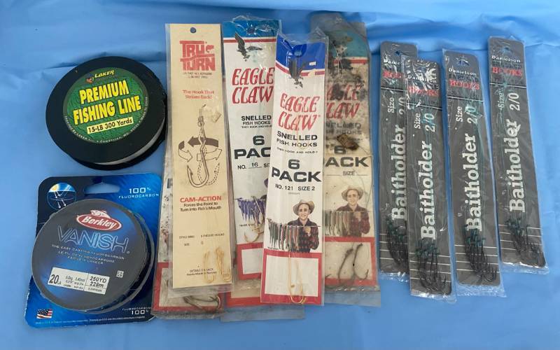 lot 181 image: Various Fishing Hooks and Fishing Line