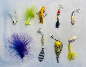 lot 11 image: 9 Various Fishing Lures