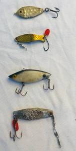 lot 73 image: 4 Fishing Lures