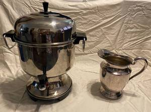 lot 113 image: Farberware L1360 Stainless Steel Large Electric Coffee Urn 12-36 Cup and Silverplated Pitcher