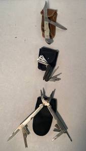 lot 140 image: 2 Mulit Tool Plier and Pocket Knife with Cases