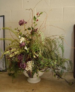 lot 47 image: Large Decorative Flower Arrangment and Vase (40 Tall x 42 Wide)