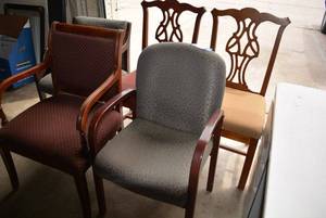 lot 33 image: Padded Wooden Chairs (5 Total), see pictures