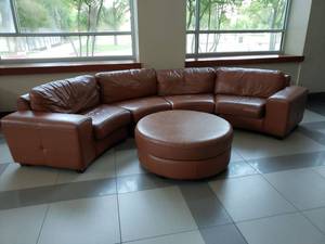 lot 79 image: Circular Couch and Ottoman, Sectional Couch come apart into 4 Pieces, Removable Cushions