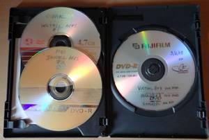 lot 61 image: Original Apple Mac OS X Tiger Version , 10.4 version and other mac homemade software