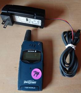 lot 74 image: VINTAGE ERICKSON VOICESTREAM T28 WORLD PHONE WITH CHARGER