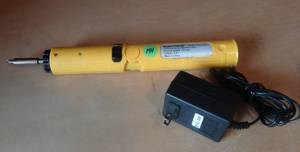 lot 141 image: SUNTONE CORDLESS SCREWDRIVER WITH CHARGER
