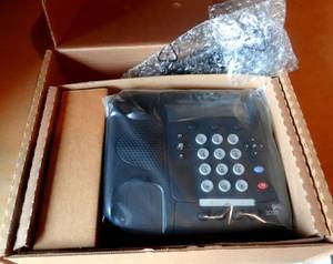 lot 163 image: NIB - 3COM 3C10401A  655-0149-01 Phone