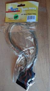 lot 204 image: PC TOYS 18 SILVER FLOPPY CABLE