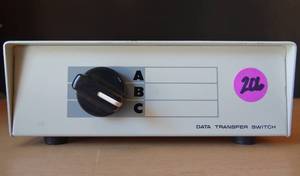lot 206 image: 3 WAY DATA TRANSFER SWITCH