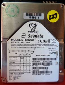 lot 229 image: Seagate Medalist ST52520A 2.5GB IDE Hard Drive PN 9D3001-302