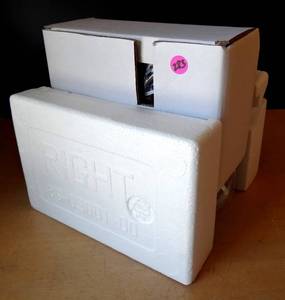 lot 283 image: AUTO AMPLIFIER AS SHOWN - UNUSED IN BOX WITH CABLESHARDWARE