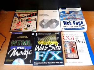 lot 293 image: COLLECTION OF COMPUTER BOOKS AND SOFTWARE